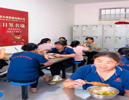 暖心餐食賦能一線，凝聚奮斗力量  ——河南省穩(wěn)眾減振器有限公司
