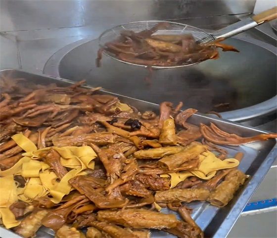 暖心“食”力寵員工 ——河南省穩(wěn)眾減振器有限公司