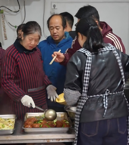 鮮香暖胃，勁滿車間！減振廠午餐為奮斗續(xù)航