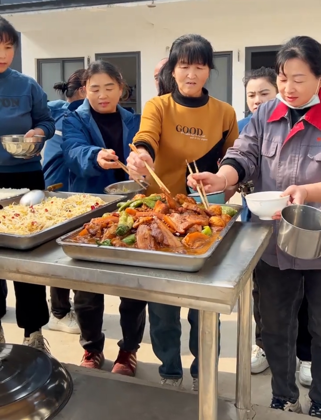 一碗把子肉，暖胃更暖心   ——致穩(wěn)眾減振器工廠的每一位奮斗者