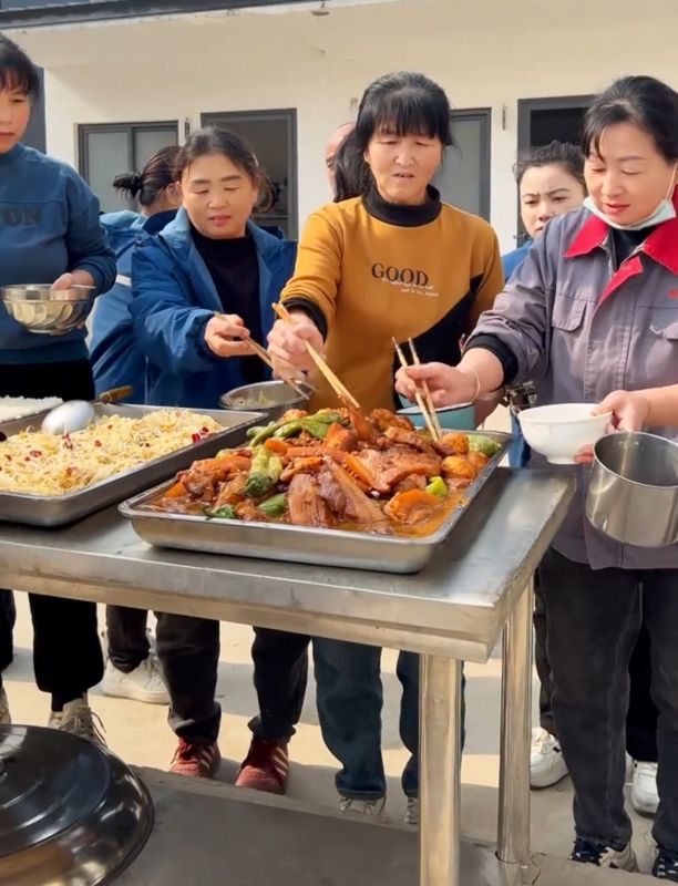 一碗把子肉，暖胃更暖心   ——致穩(wěn)眾減振器工廠的每一位奮斗者